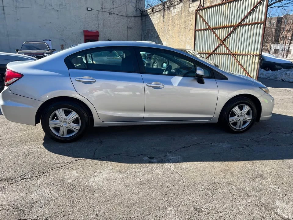 2013 Honda Civic 9th Gen - Image 9 of 13