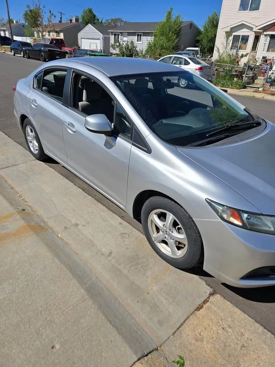 2013 Honda Civic 9th Gen - Image 2 of 10
