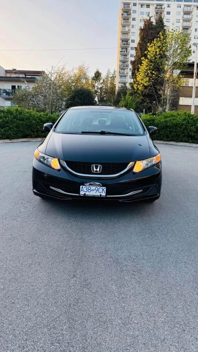 2013 Honda Civic 9th Gen - Image 2 of 9