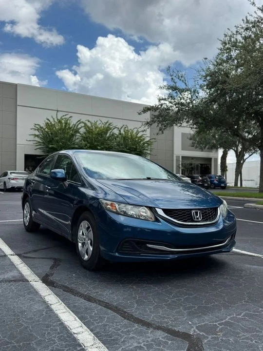 2013 Honda Civic 9th Gen - Image 3 of 12