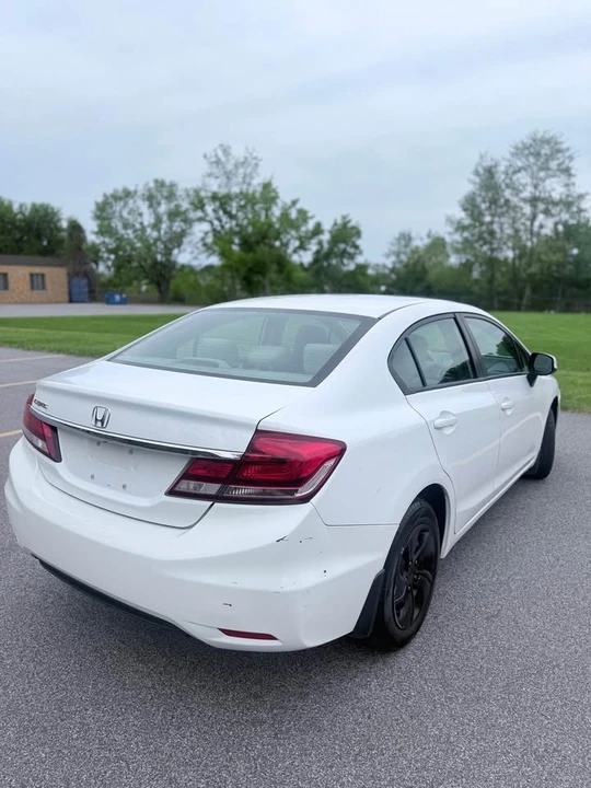 2013 Honda Civic 9th Gen - Image 2 of 17