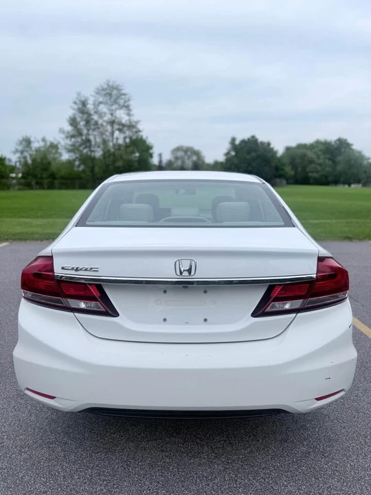 2013 Honda Civic 9th Gen - Image 8 of 17