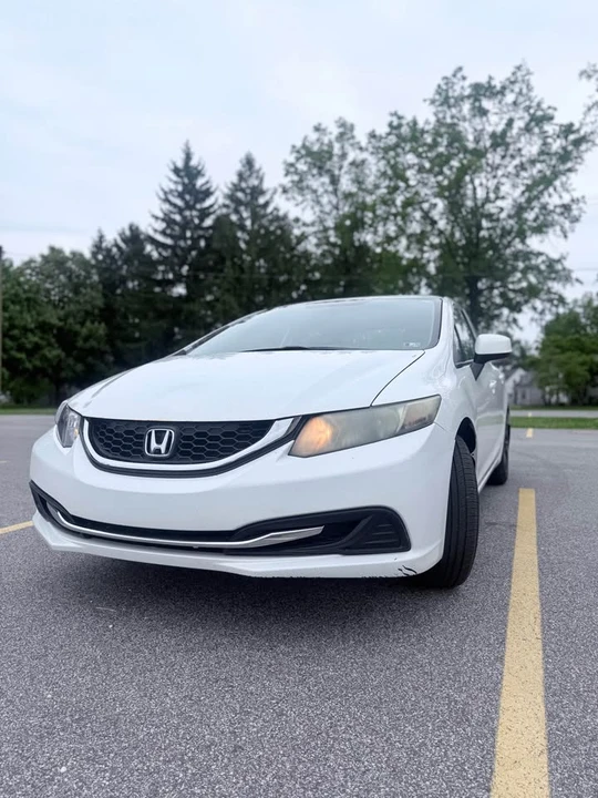 2013 Honda Civic 9th Gen - Image 5 of 17