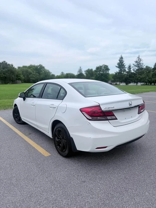 2013 Honda Civic 9th Gen - Image 10 of 17
