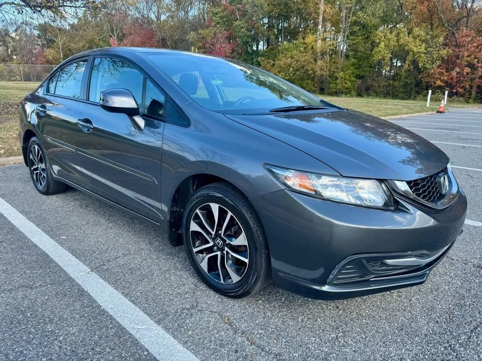 2013 Honda Civic 9th Gen - Image 3 of 13