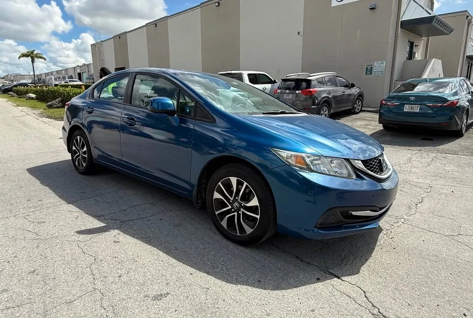 2013 Honda Civic 9th Gen - Image 3 of 13