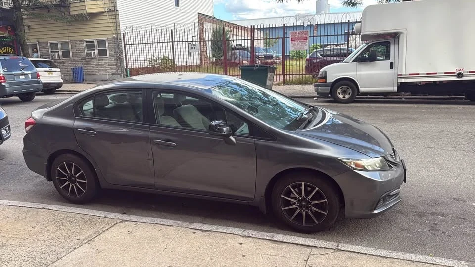2013 Honda Civic 9th Gen - Image 2 of 5