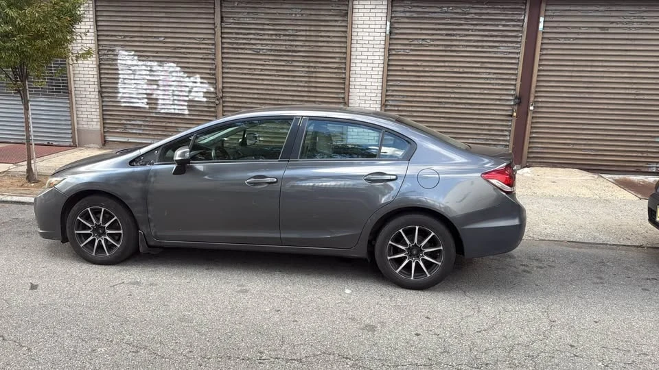 2013 Honda Civic 9th Gen - Image 3 of 5
