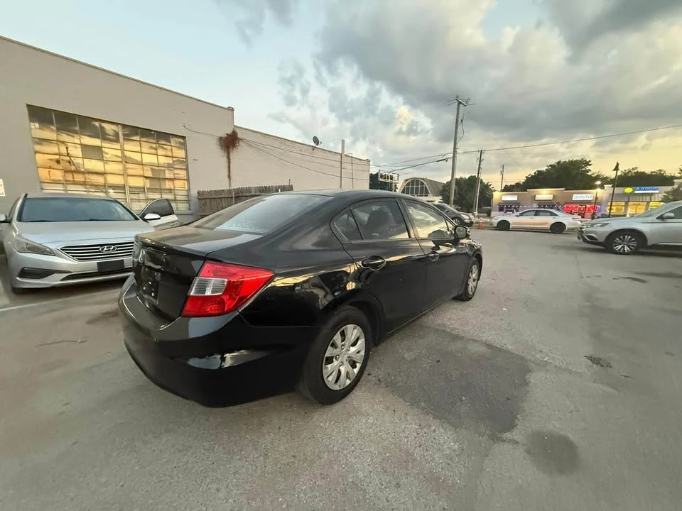 2013 Honda Civic 9th Gen - Image 2 of 8