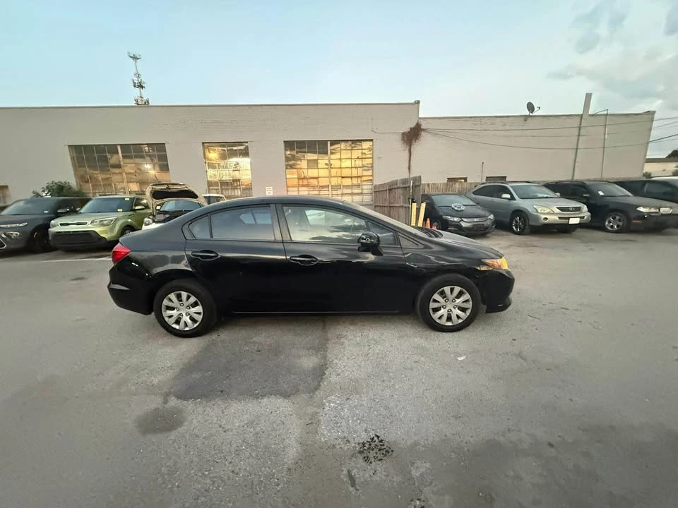2013 Honda Civic 9th Gen - Image 4 of 8