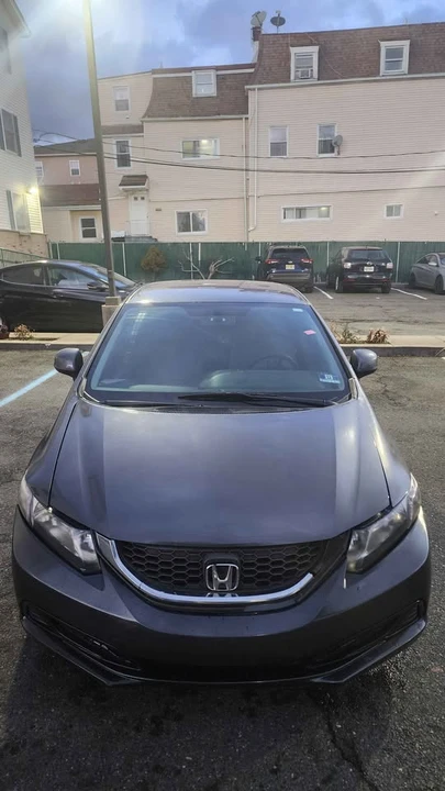2013 Honda Civic 9th Gen - Image 5 of 19