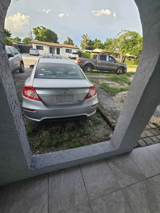 2013 Honda Civic 9th Gen - Image 2 of 5