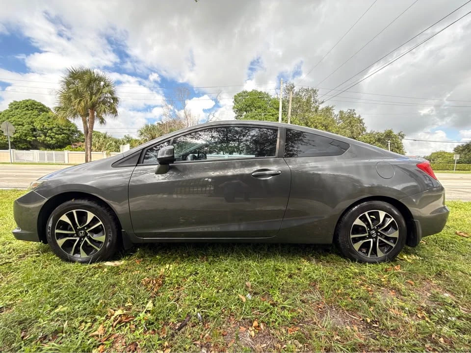 2013 Honda Civic 9th Gen - Image 2 of 8