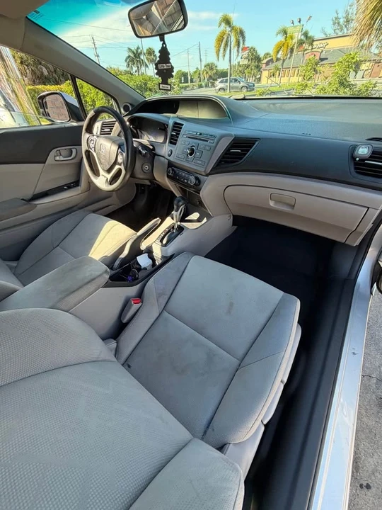 2013 Honda Civic 9th Gen - Image 2 of 9