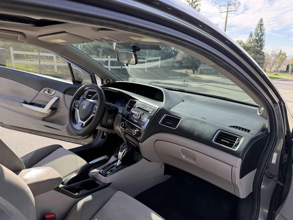 2013 Honda Civic 9th Gen - Image 3 of 11