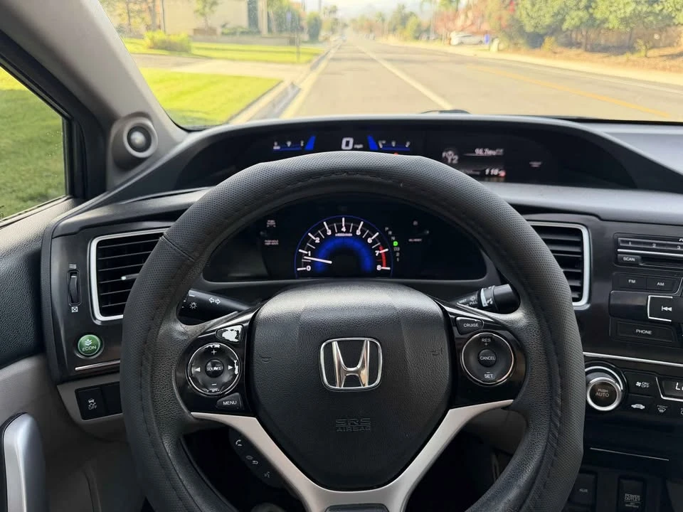 2013 Honda Civic 9th Gen - Image 4 of 11