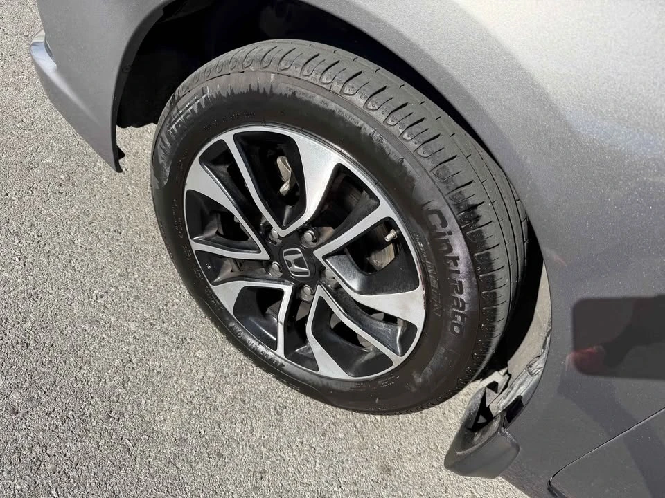 2013 Honda Civic 9th Gen - Image 9 of 11