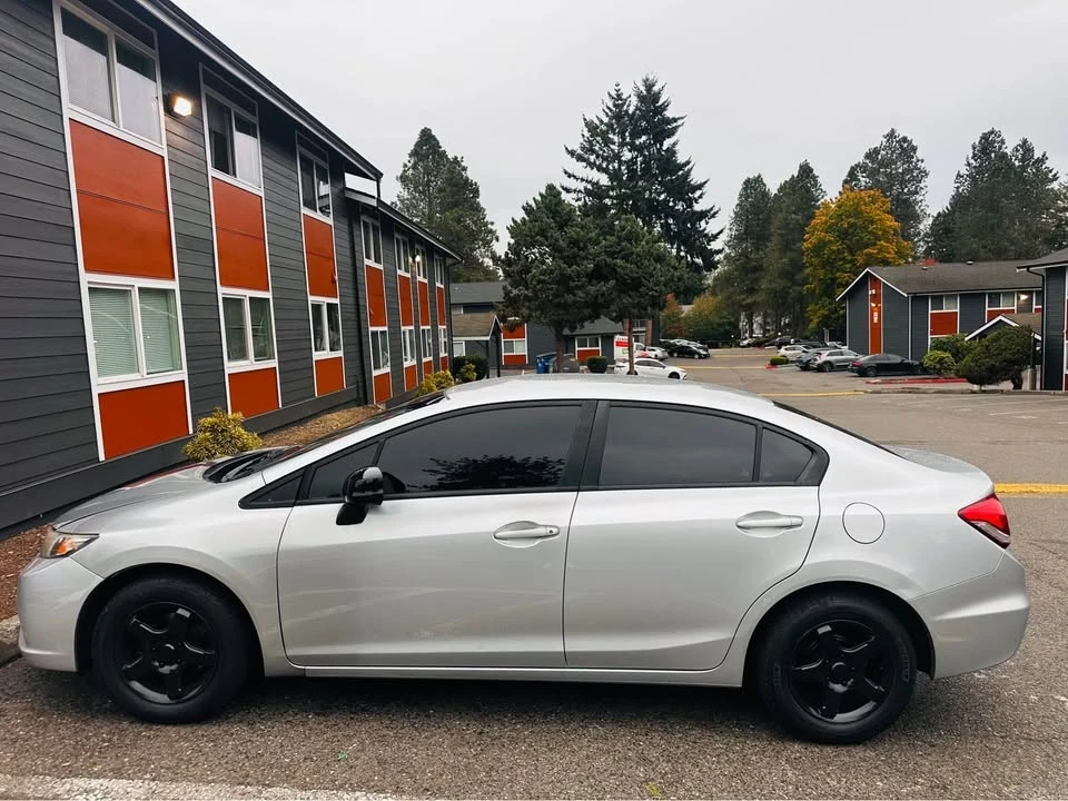 2013 Honda Civic 9th Gen - Image 2 of 5