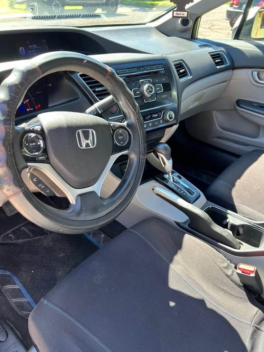 2013 Honda Civic 9th Gen - Image 4 of 10