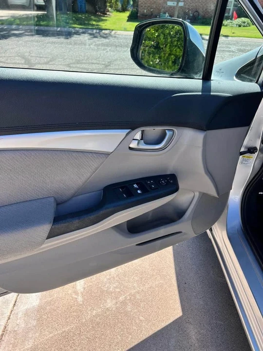 2013 Honda Civic 9th Gen - Image 5 of 10