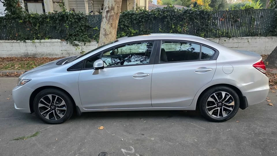 2013 Honda Civic 9th Gen - Image 6 of 12