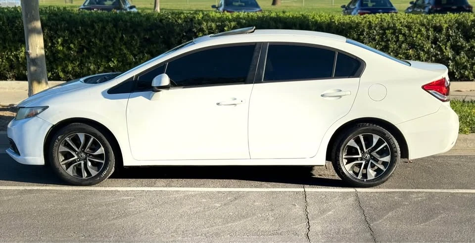 2013 Honda Civic 9th Gen - Image 9 of 12