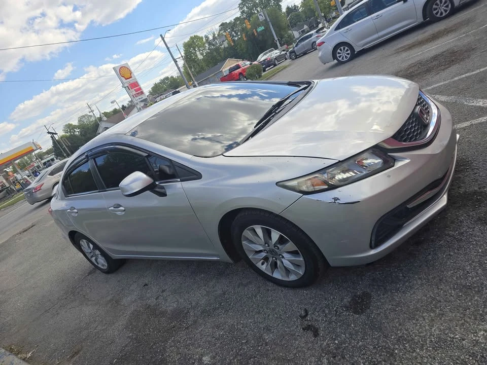 2013 Honda Civic 9th Gen - Image 3 of 9