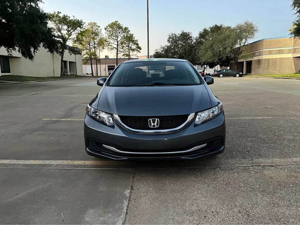 2013 Honda Civic 9th Gen - Image 3 of 10