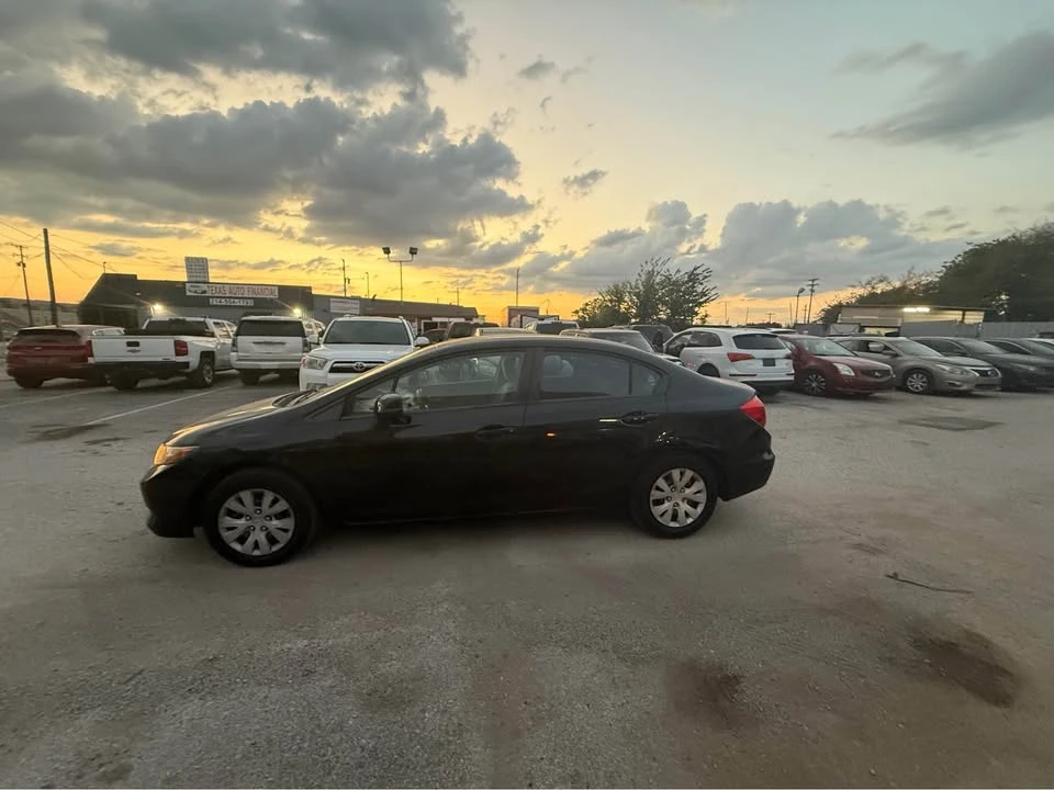 2013 Honda Civic 9th Gen - Image 5 of 10