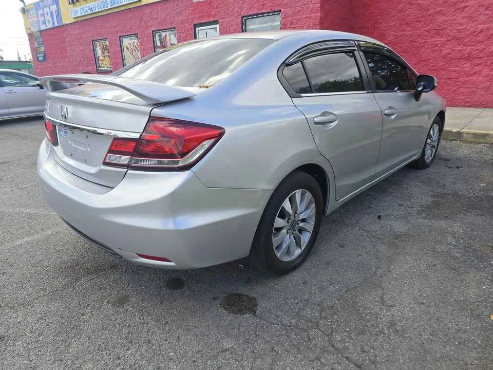 2013 Honda Civic 9th Gen - Image 7 of 9