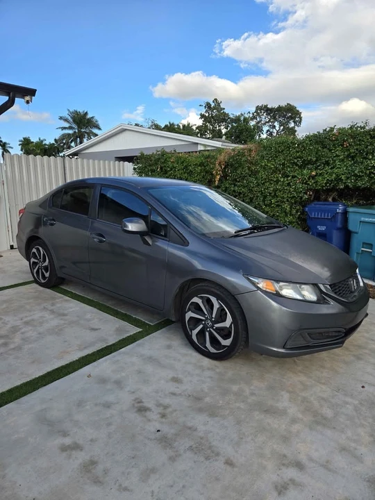 2013 Honda Civic 9th Gen - Image 2 of 10