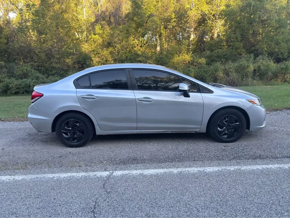 2013 Honda Civic 9th Gen - Image 4 of 7