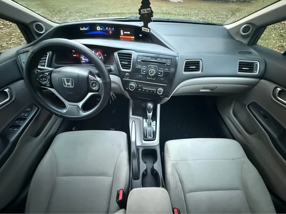 2013 Honda Civic 9th Gen - Image 8 of 12