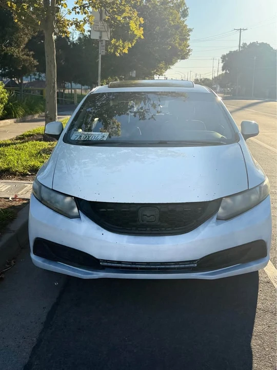 2013 Honda Civic 9th Gen - Image 3 of 11