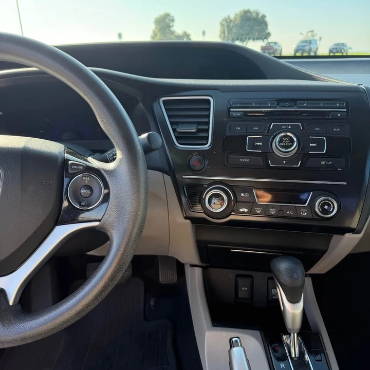 2013 Honda Civic 9th Gen - Image 10 of 17