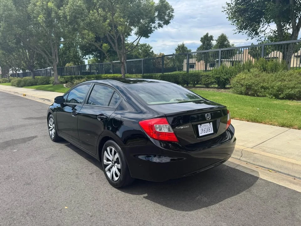 2013 Honda Civic 9th Gen - Image 3 of 7