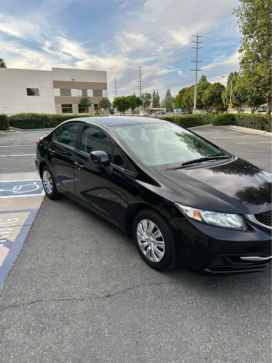 2013 Honda Civic 9th Gen - Image 3 of 16