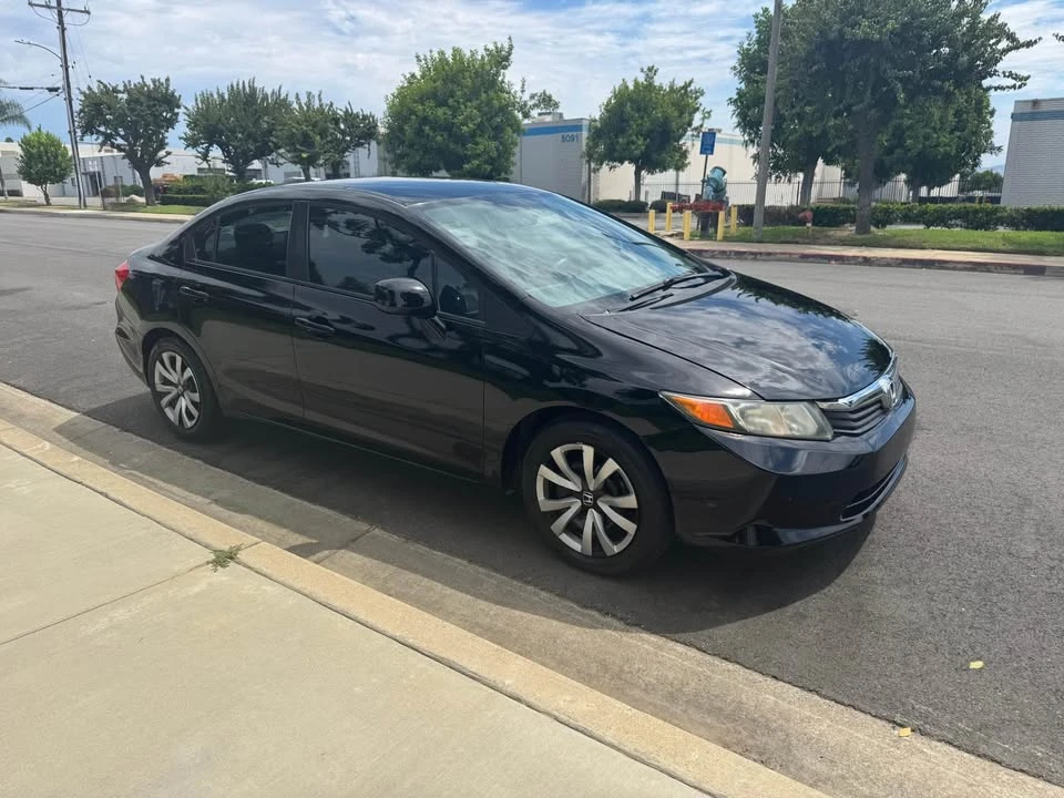 2013 Honda Civic 9th Gen - Image 2 of 7