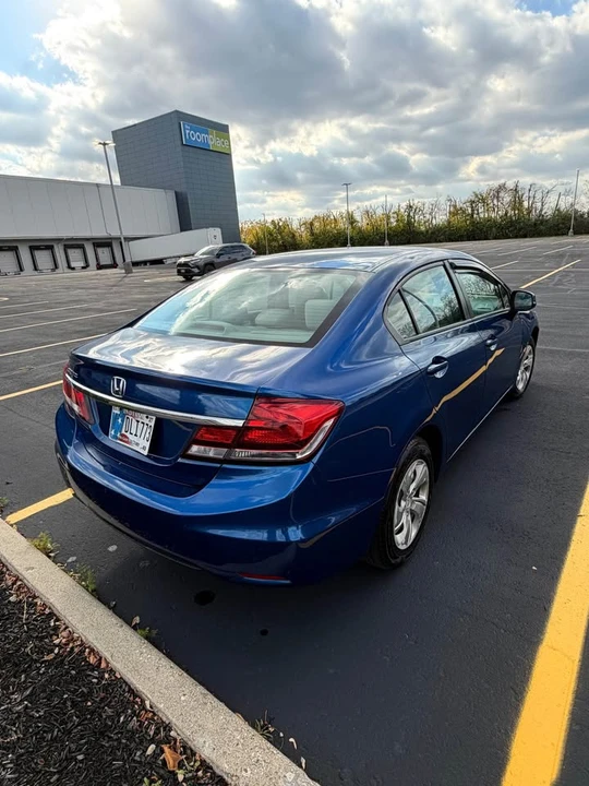 2013 Honda Civic 9th Gen - Image 3 of 13