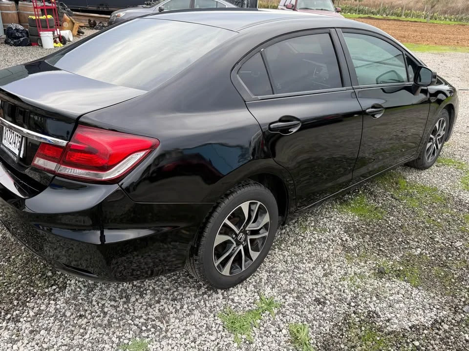 2013 Honda Civic 9th Gen - Image 2 of 8