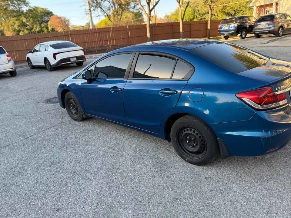 2013 Honda Civic 9th Gen - Image 3 of 7