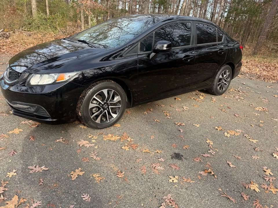 2013 Honda Civic 9th Gen - Image 2 of 13
