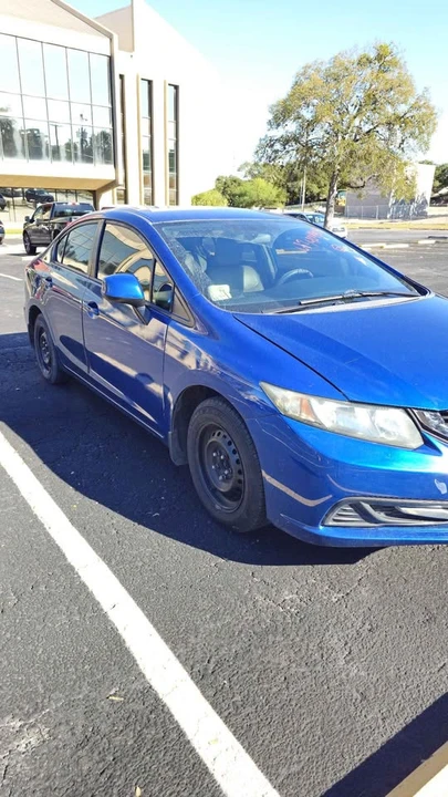 2013 Honda Civic 9th Gen - Image 3 of 12