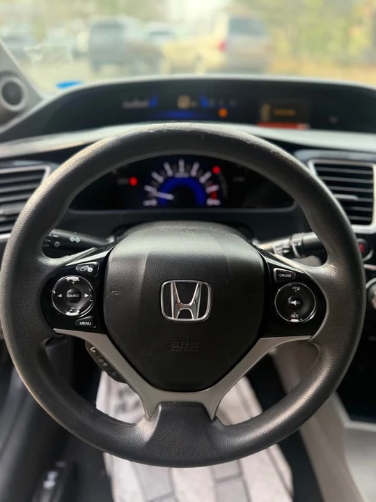 2013 Honda Civic 9th Gen - Image 9 of 13