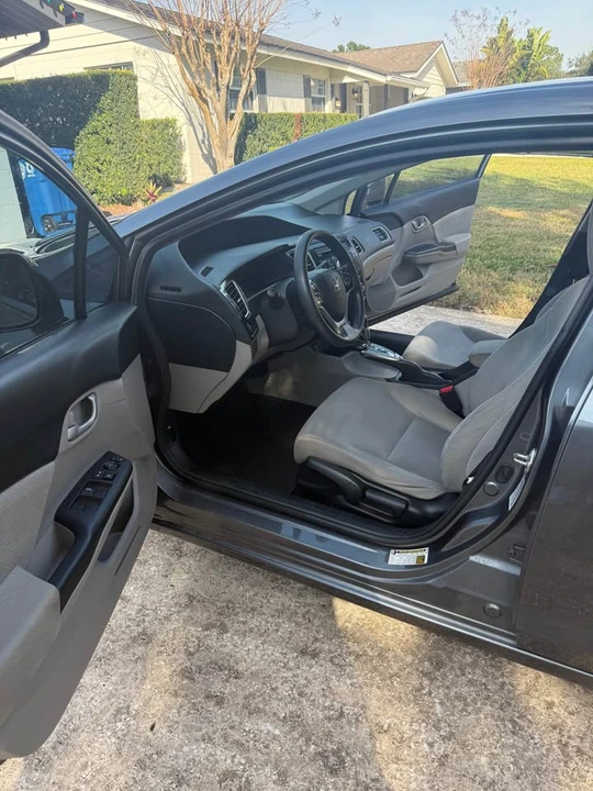 2013 Honda Civic 9th Gen - Image 2 of 6