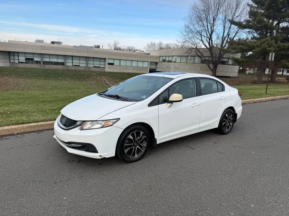 2013 Honda Civic 9th Gen - Image 2 of 13