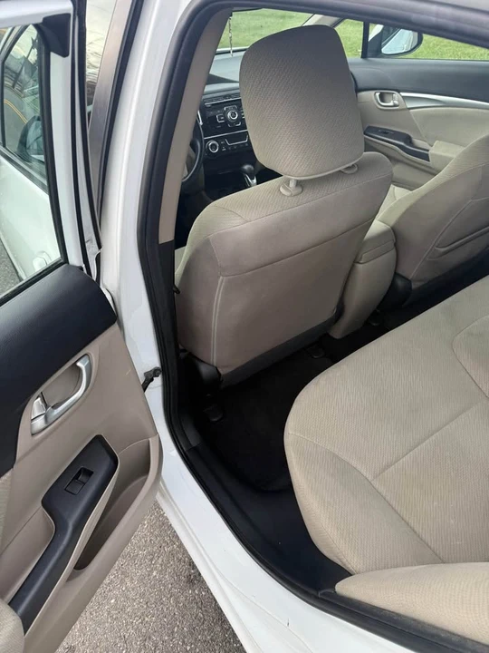 2013 Honda Civic 9th Gen - Image 9 of 13