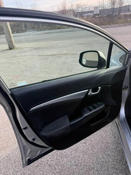2013 Honda Civic 9th Gen - Image 12 of 19