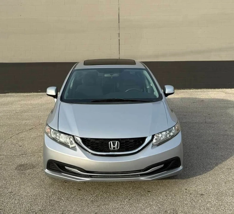 2013 Honda Civic 9th Gen - Image 5 of 19