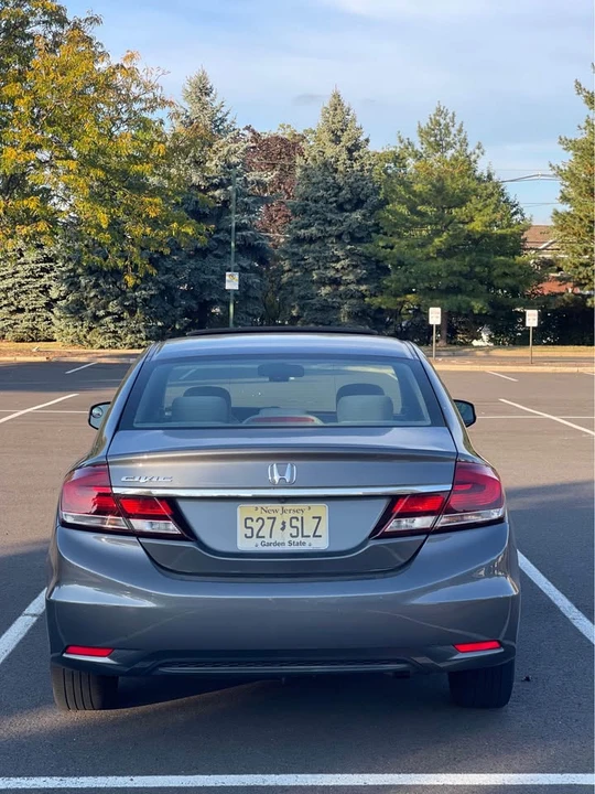 2013 Honda Civic 9th Gen - Image 2 of 14